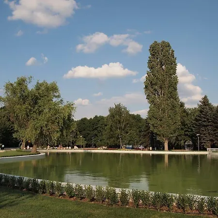 アパート South Park - Louis Eyer *